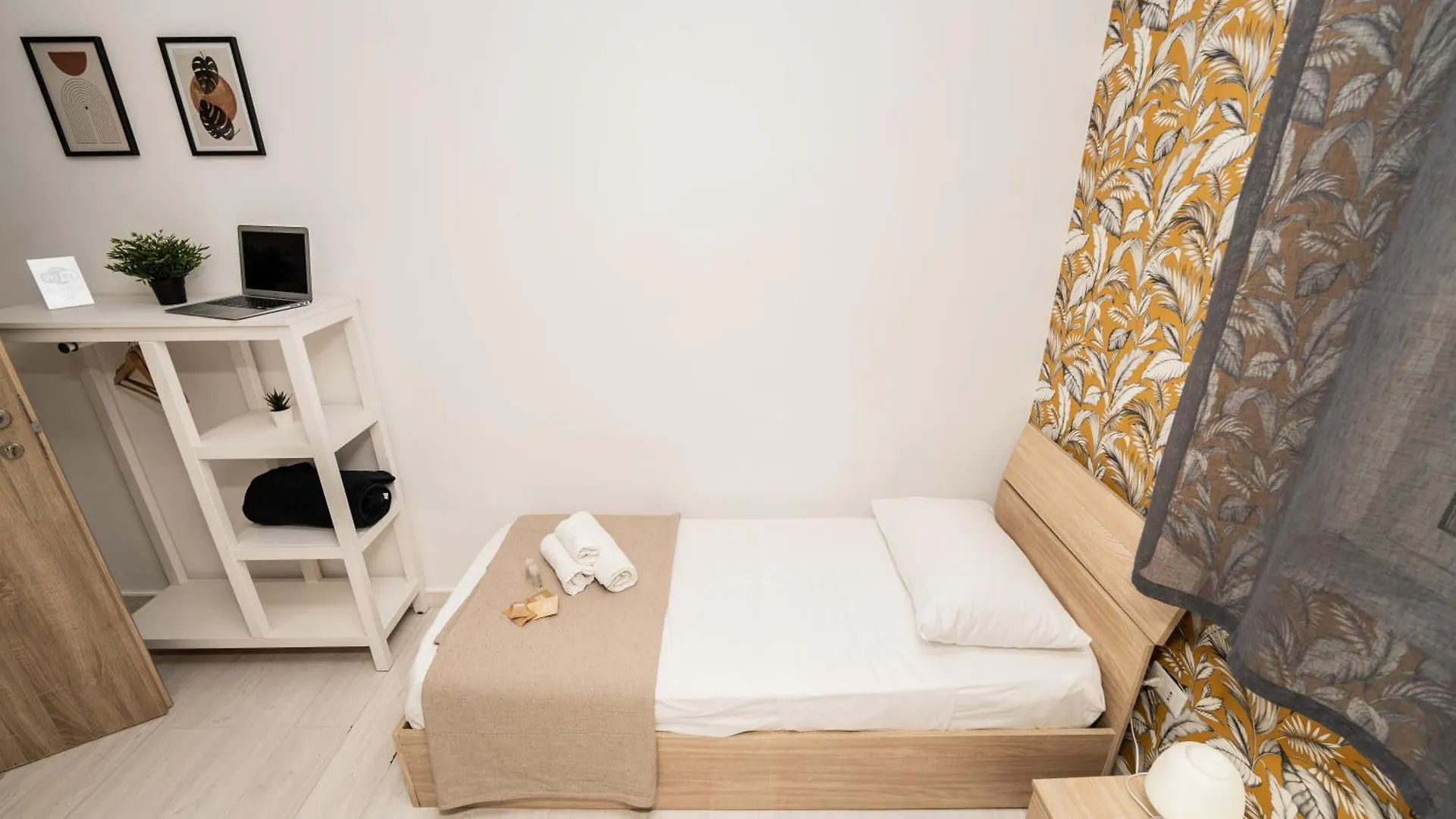 Guest house Central Room 128L Palermo Italy