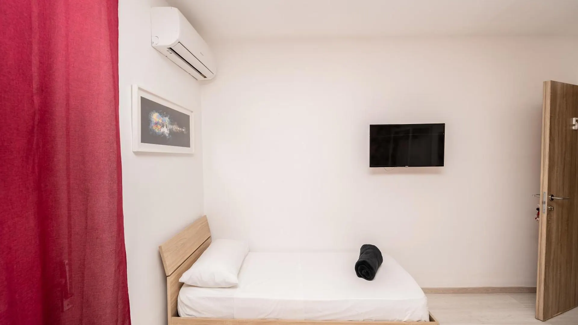 Central Room 128L Palermo Guest house
