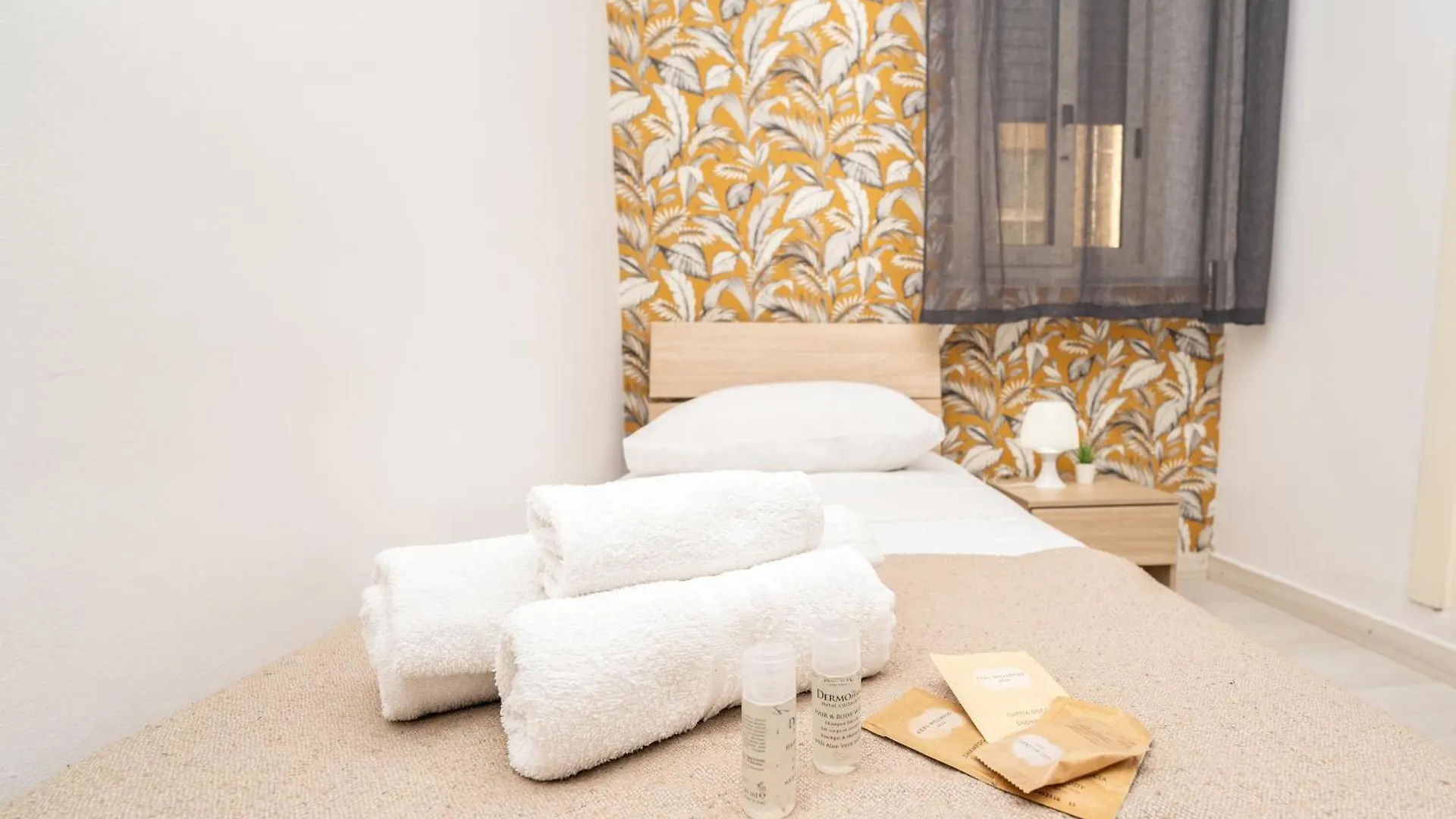 Central Room 128L Palermo Guest house
